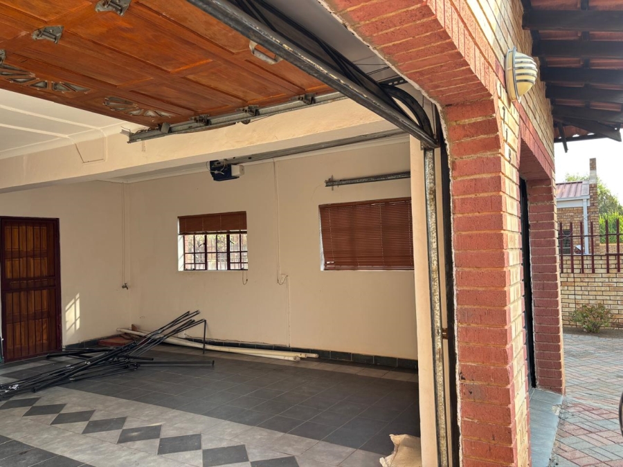 4 Bedroom Property for Sale in Mmabatho Unit 6 North West